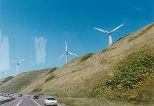 北海道旅行　巨大な風力発電風車